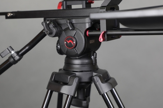 Teleprompter de tela dupla de 22 polegadas de alta transmissão de luz para interior / exterior no TYSTVideo